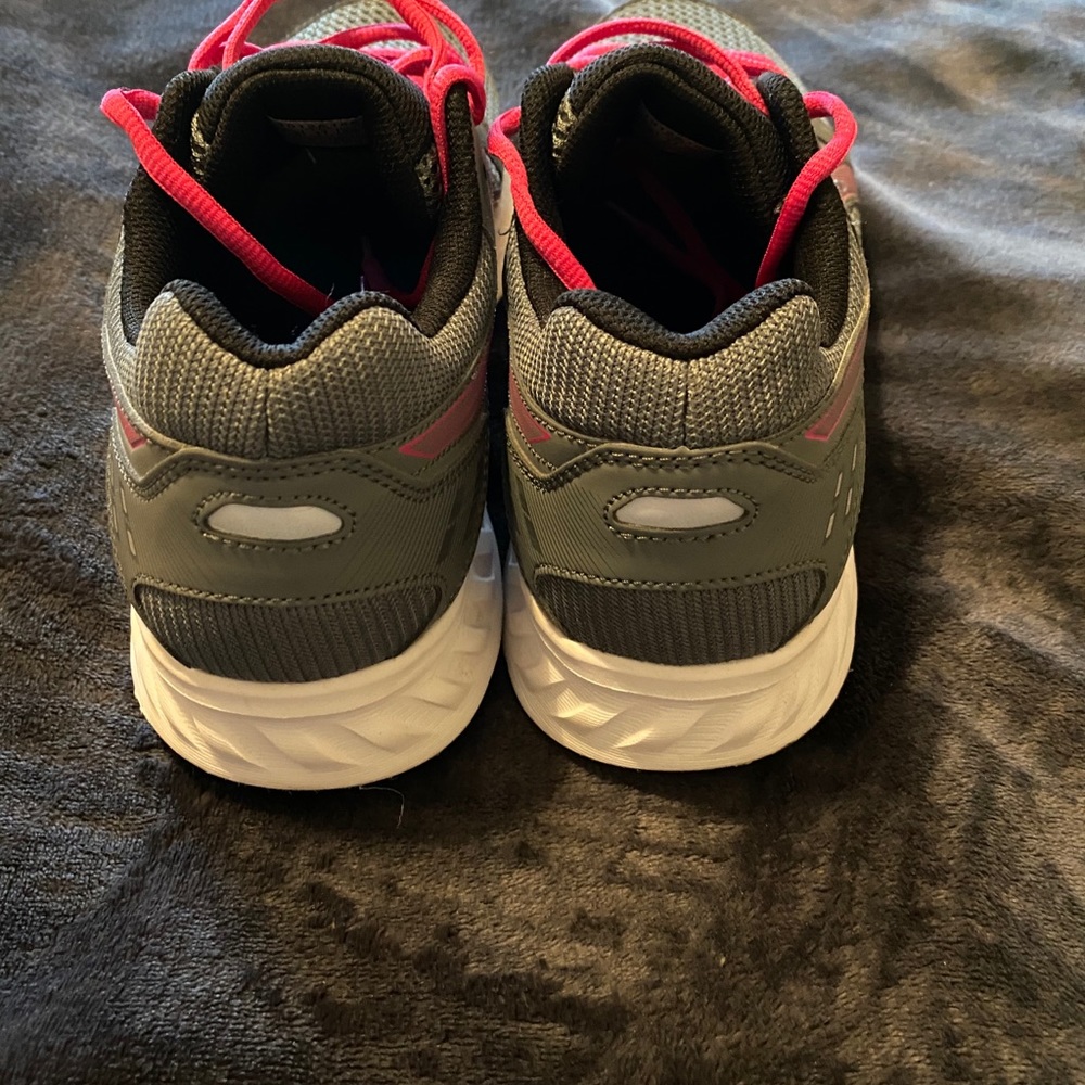 Asics - Picture 2 of 5